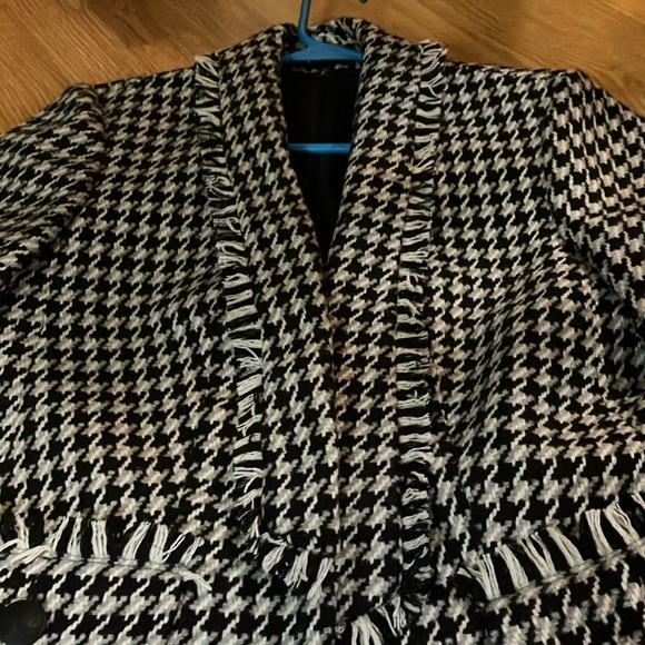 Express Medium Blazer Black White Lined Blazer Open Style Excellent like new - Picture 8 of 11